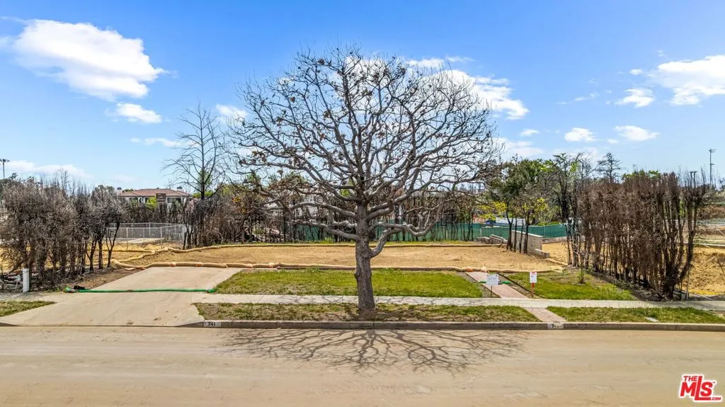 Pacific Palisades, California 90272, United States, ,Land,Pending,130823