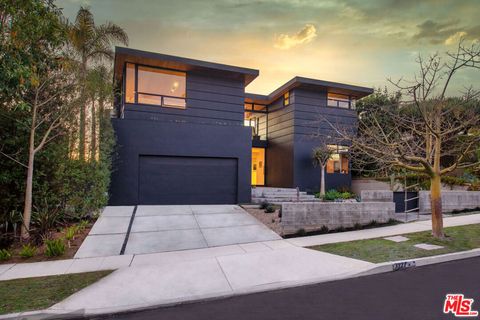 3227 Maplewood Avenue Los Angeles CA 90066