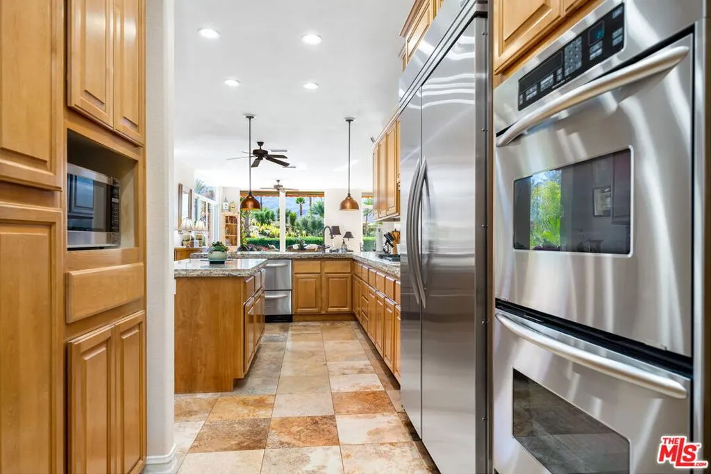 La Quinta, California 92253, United States, 3 Bedrooms Bedrooms, ,4 BathroomsBathrooms,Residential,Active,78569