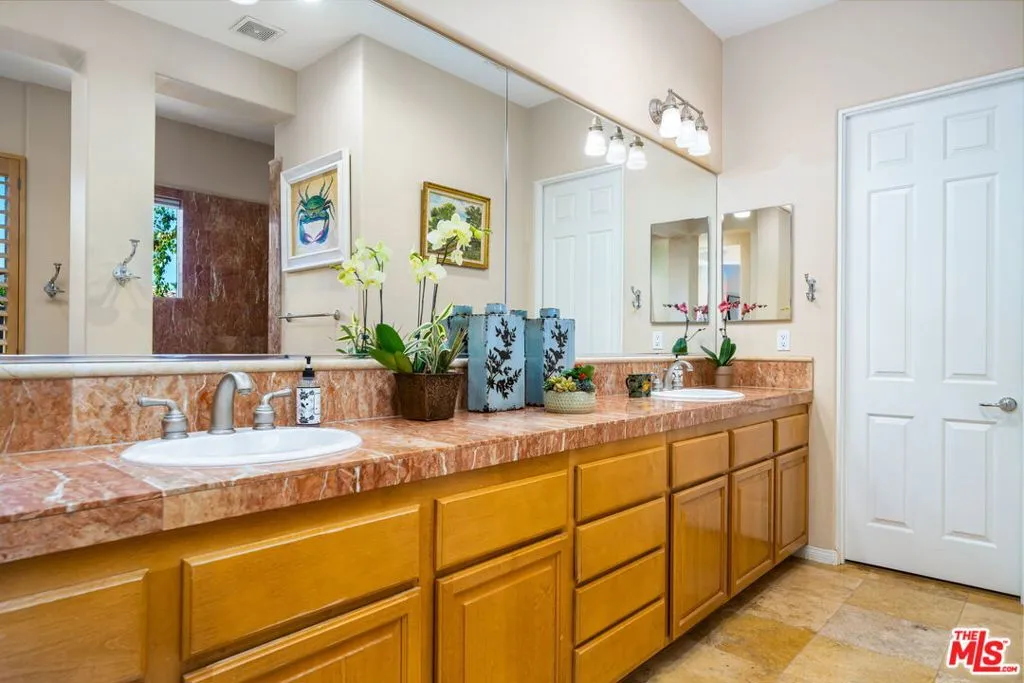 La Quinta, California 92253, United States, 3 Bedrooms Bedrooms, ,4 BathroomsBathrooms,Residential,Active,78569