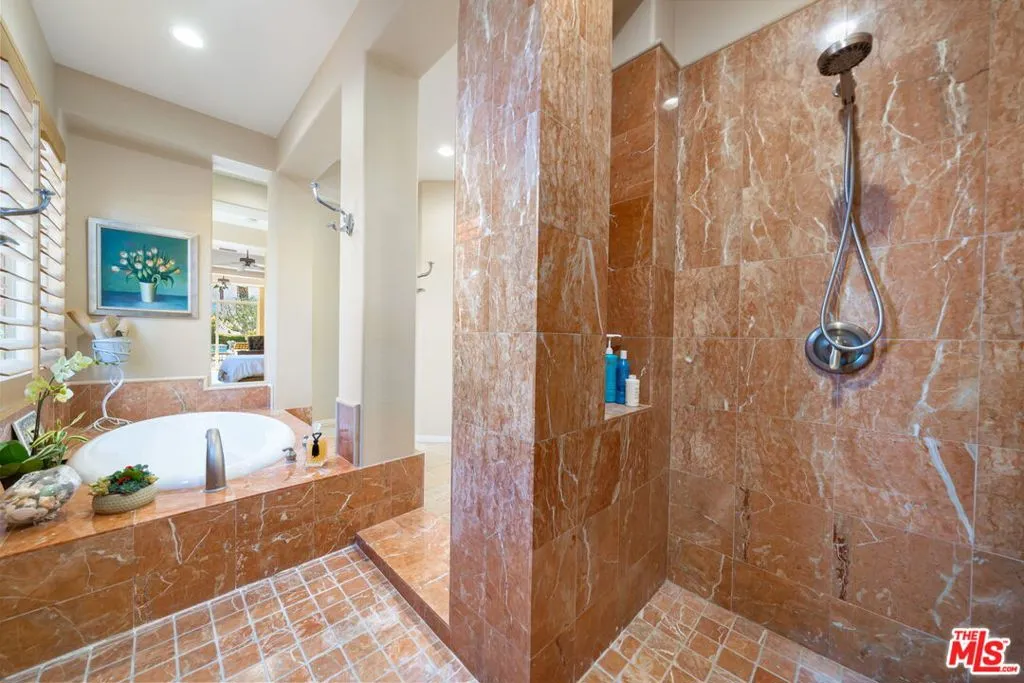 La Quinta, California 92253, United States, 3 Bedrooms Bedrooms, ,4 BathroomsBathrooms,Residential,Active,78569