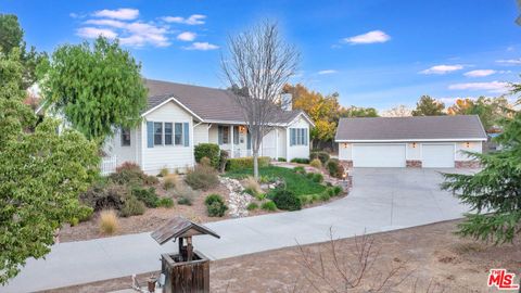 A home in Agua Dulce