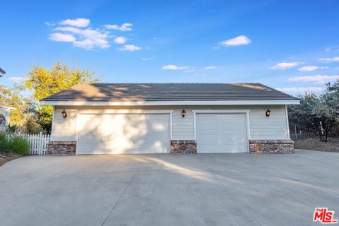 A home in Agua Dulce