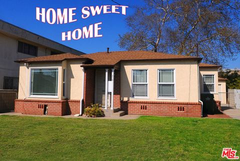 A home in Inglewood