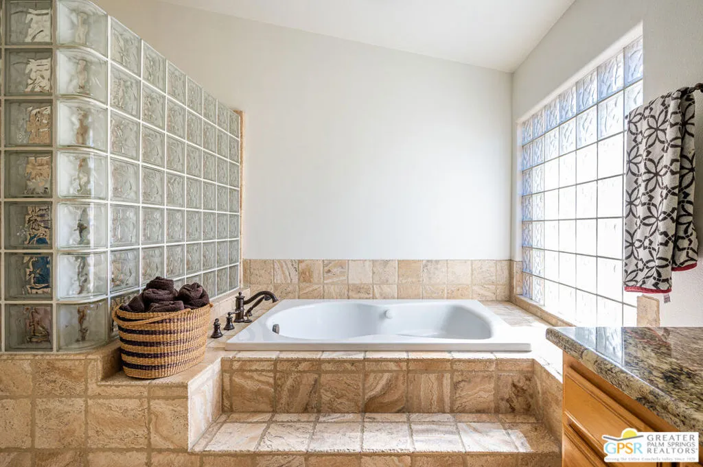 Palm Springs, California 92264, United States, 3 Bedrooms Bedrooms, ,3 BathroomsBathrooms,Residential,Active,78844