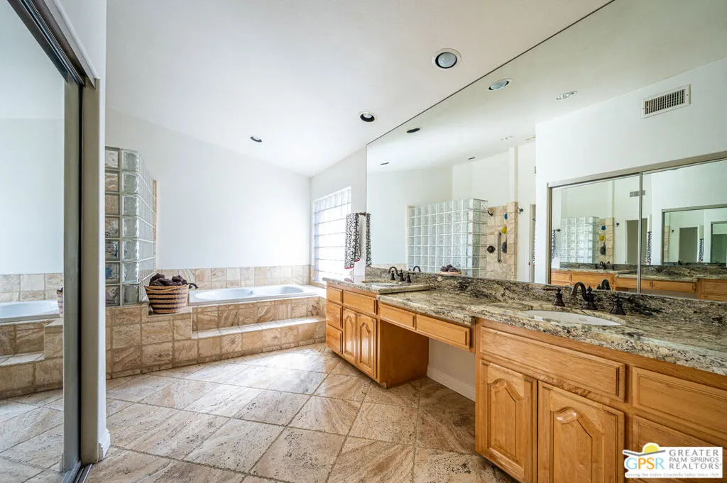 Palm Springs, California 92264, United States, 3 Bedrooms Bedrooms, ,3 BathroomsBathrooms,Residential,Active,78844