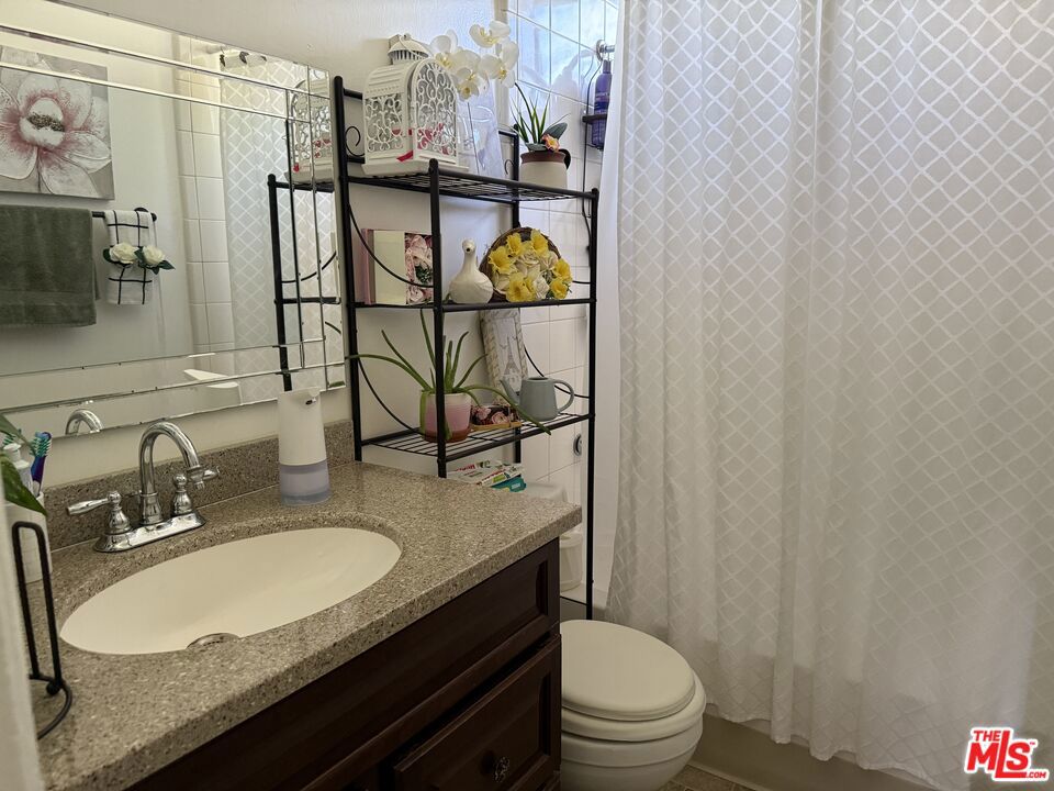 Properties 4 13921 Bessemer Street