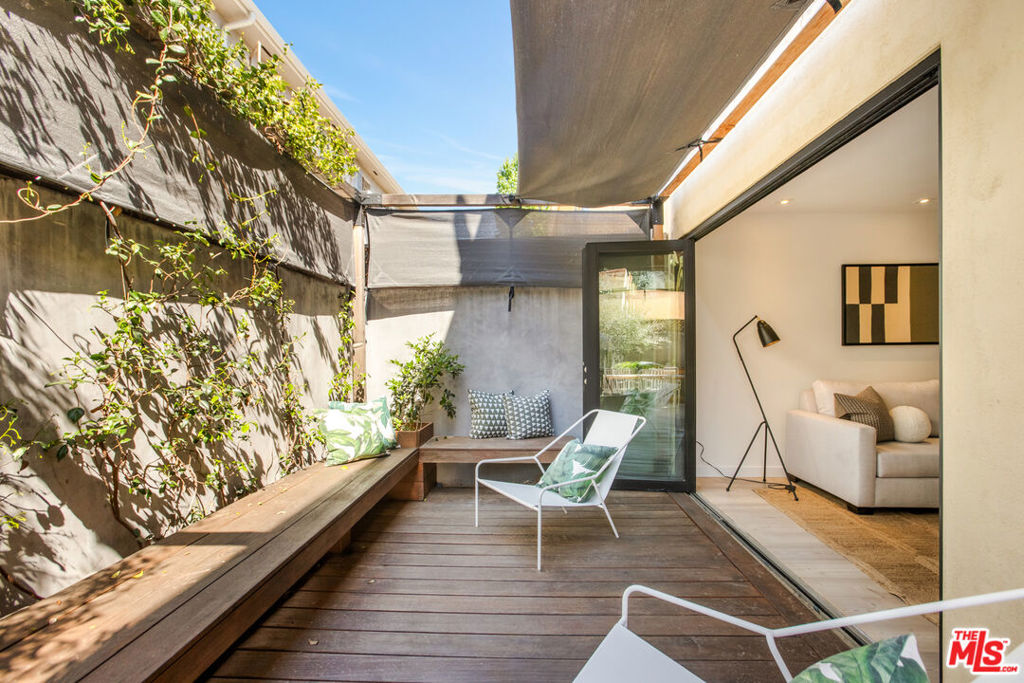 Properties 4 1615 N Laurel Avenue 106