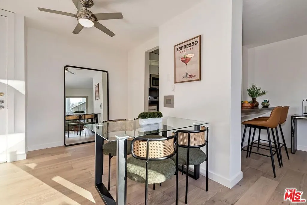 Los Angeles, California 90048, United States, 1 Bedroom Bedrooms, ,1 BathroomBathrooms,Residential,Active,1155