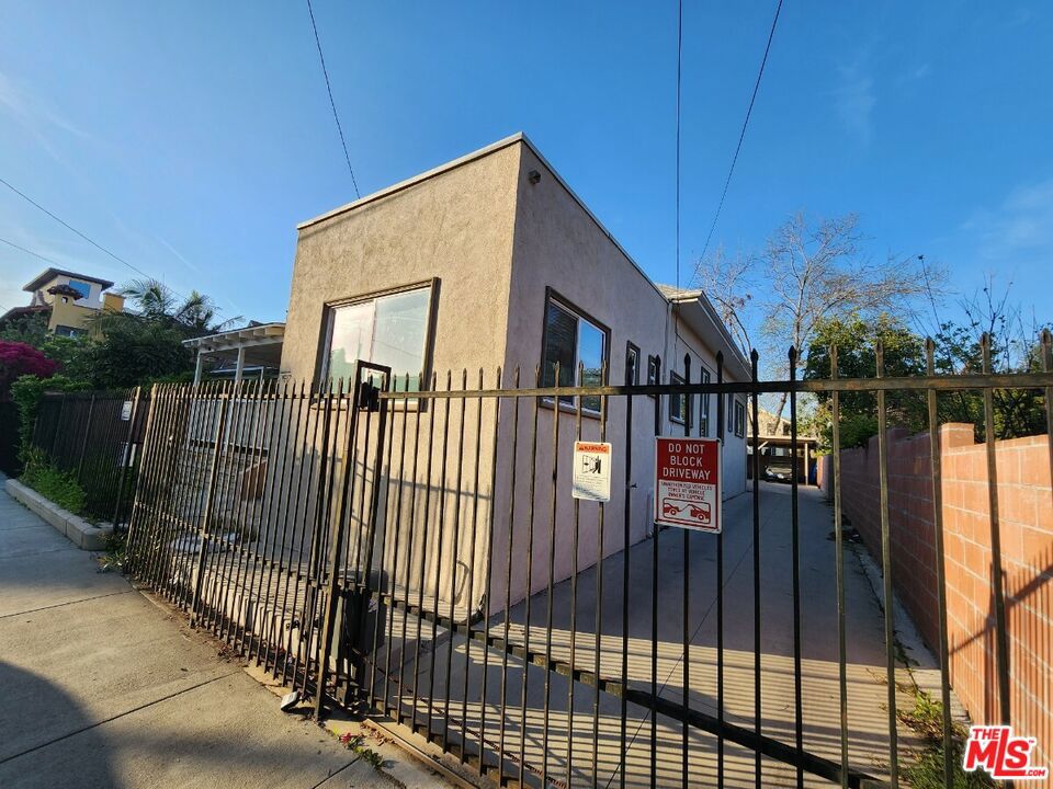 Properties 2 1517 W 12th Street