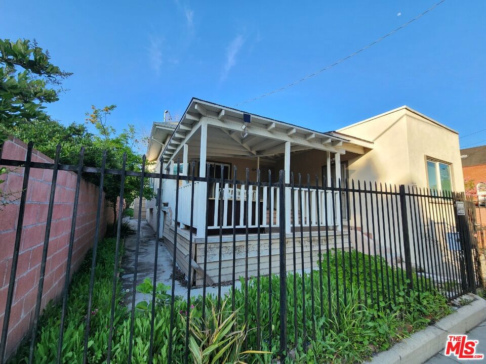 Properties 4 1517 W 12th Street