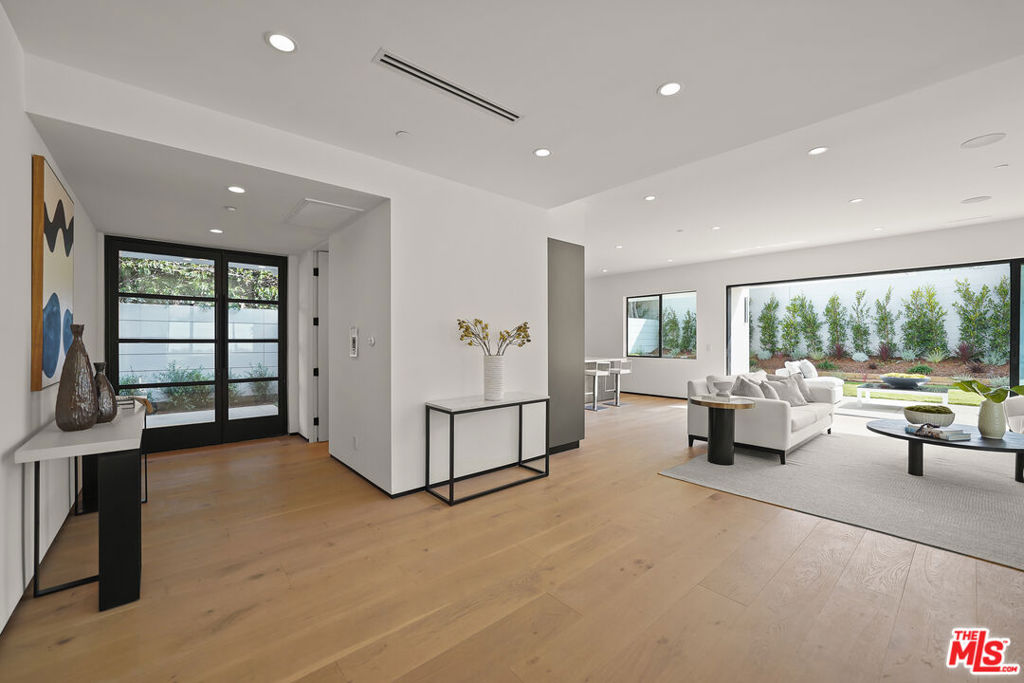 Properties 2 3027 Malcolm Avenue