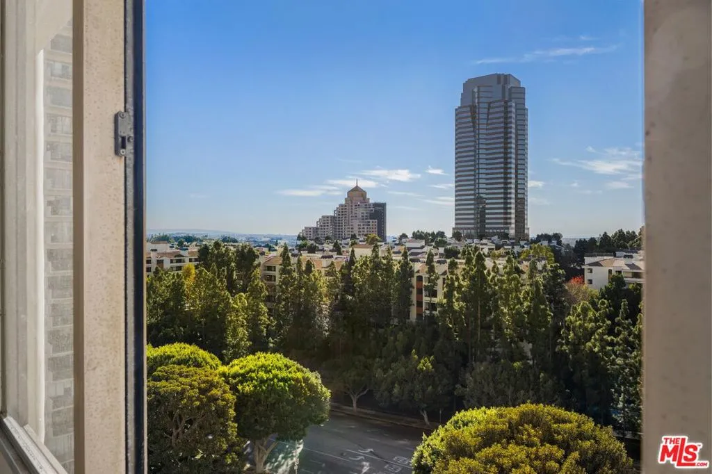 Los Angeles, California 90067, United States, 1 Bedroom Bedrooms, ,1 BathroomBathrooms,Residential,Pending,27551