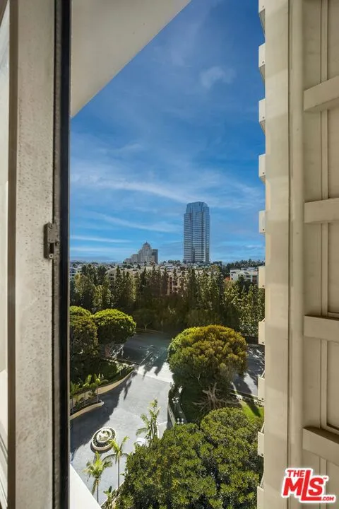 Los Angeles, California 90067, United States, 1 Bedroom Bedrooms, ,1 BathroomBathrooms,Residential,Pending,27551