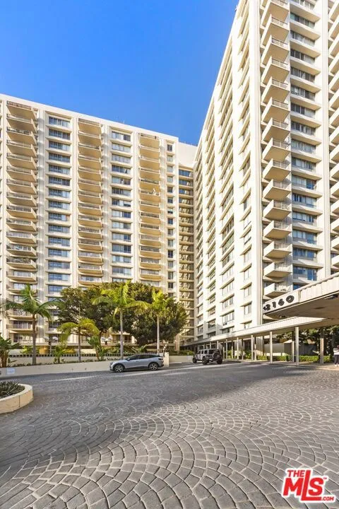 Los Angeles, California 90067, United States, 1 Bedroom Bedrooms, ,1 BathroomBathrooms,Residential,Pending,27551