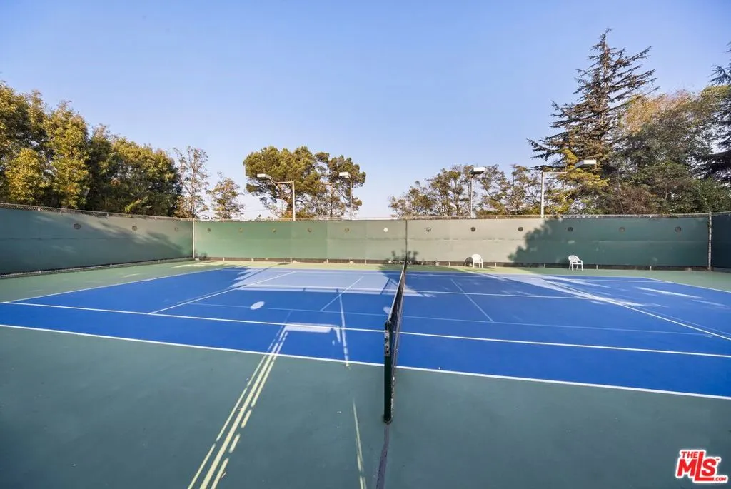 Los Angeles, California 90067, United States, 1 Bedroom Bedrooms, ,1 BathroomBathrooms,Residential,Pending,27551