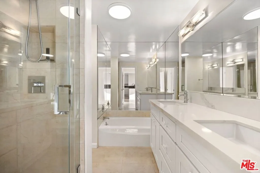 Los Angeles, California 90067, United States, 1 Bedroom Bedrooms, ,1 BathroomBathrooms,Residential,Pending,27551