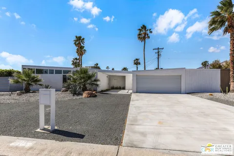 MLS: 25535305PS