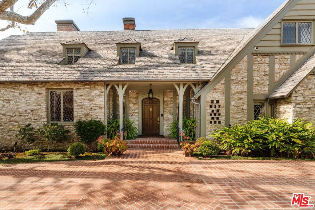 Properties 2 1017 Ridgedale Drive