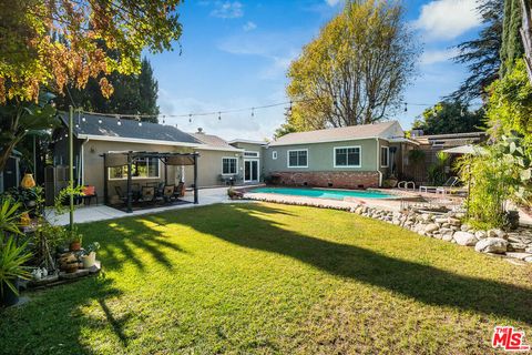 A home in Studio City