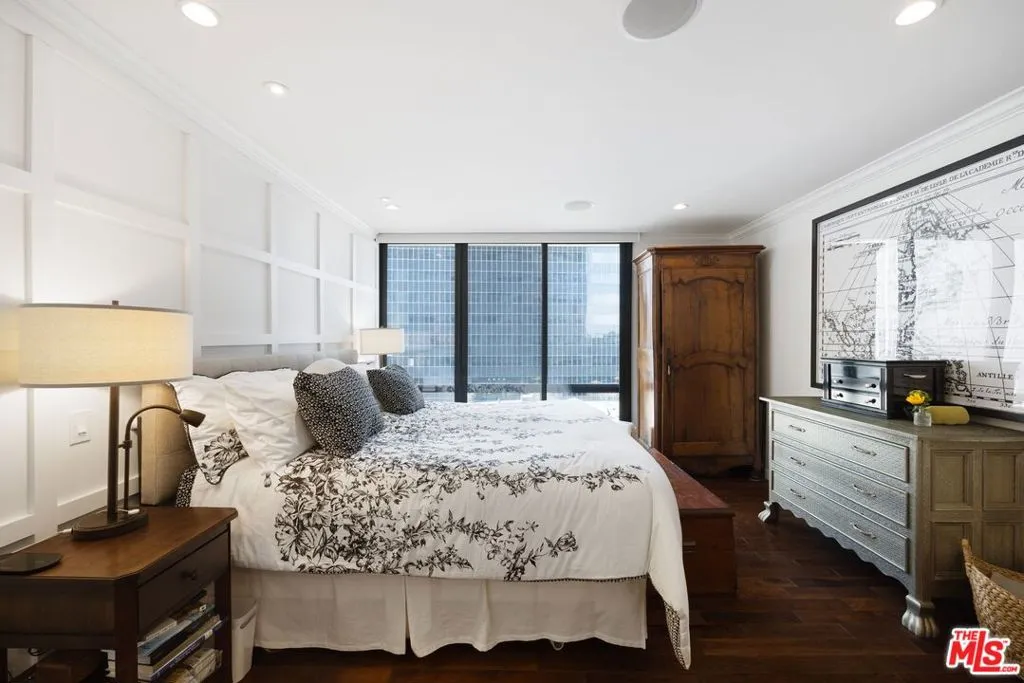 Los Angeles, California 90067, United States, 2 Bedrooms Bedrooms, ,2 BathroomsBathrooms,Residential,Active,13088