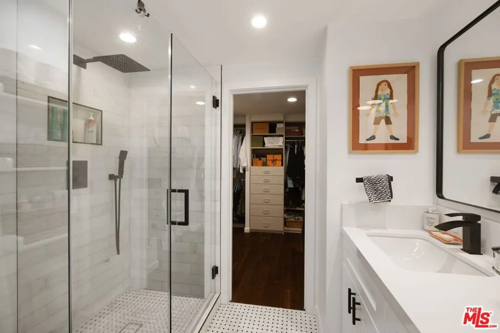 Los Angeles, California 90067, United States, 2 Bedrooms Bedrooms, ,2 BathroomsBathrooms,Residential,Active,13088