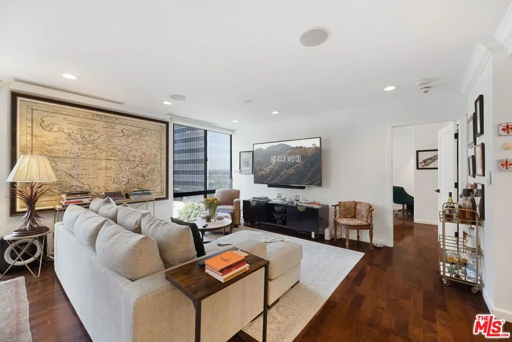 Los Angeles, California 90067, United States, 2 Bedrooms Bedrooms, ,2 BathroomsBathrooms,Residential,Active,13088