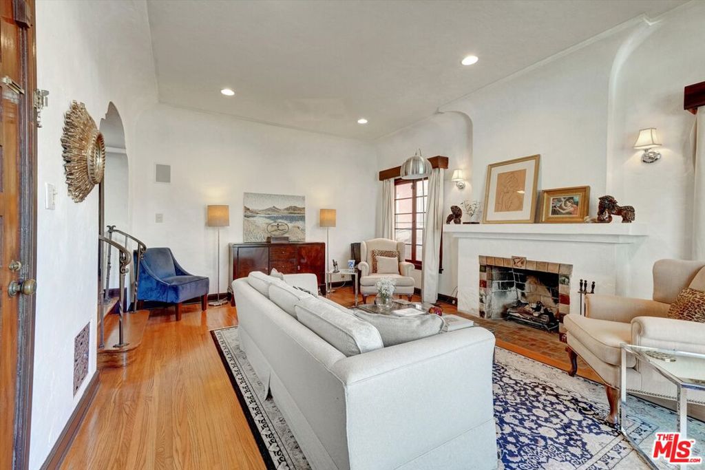 Properties 3 1141 S Hayworth Avenue