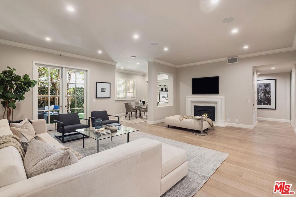 Properties 4 11500 San Vicente Boulevard 218