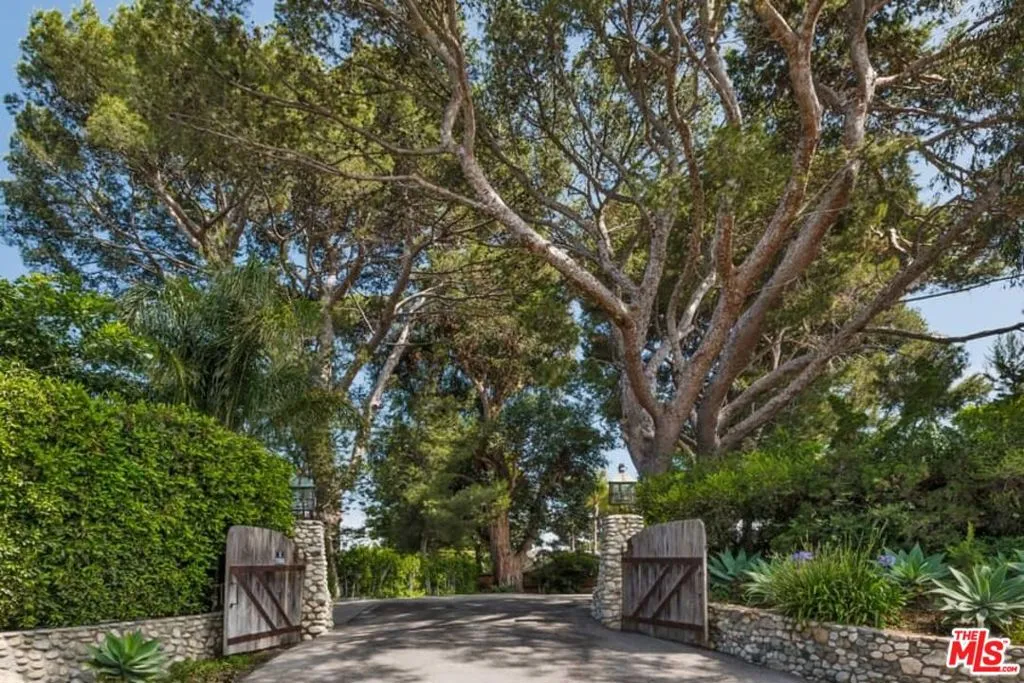 Malibu, California 90265, United States, 11 Bedrooms Bedrooms, ,10 BathroomsBathrooms,Residential,Active,14530