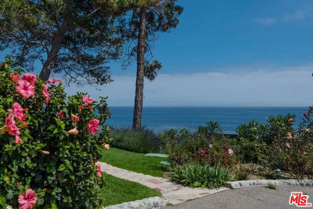 Malibu, California 90265, United States, 11 Bedrooms Bedrooms, ,10 BathroomsBathrooms,Residential,Active,14530