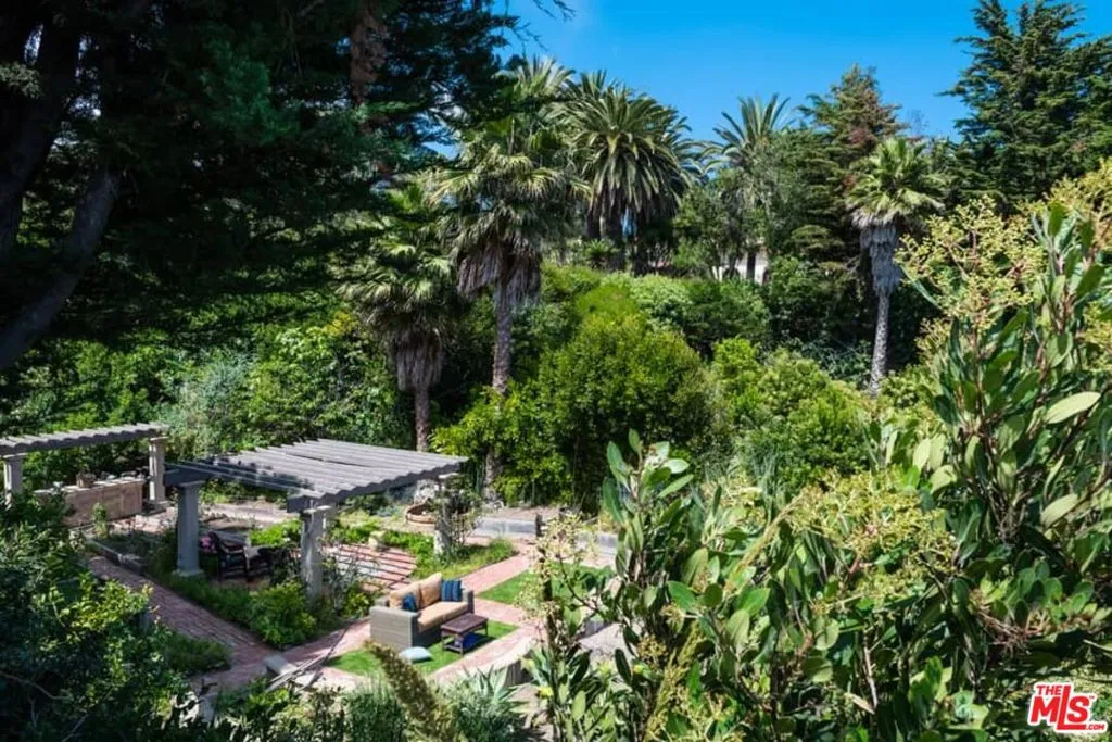 Malibu, California 90265, United States, 11 Bedrooms Bedrooms, ,10 BathroomsBathrooms,Residential,Active,14530