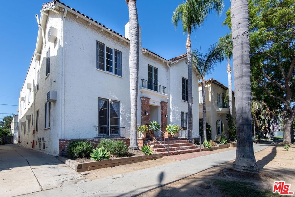Properties 2 409 N Genesee Avenue