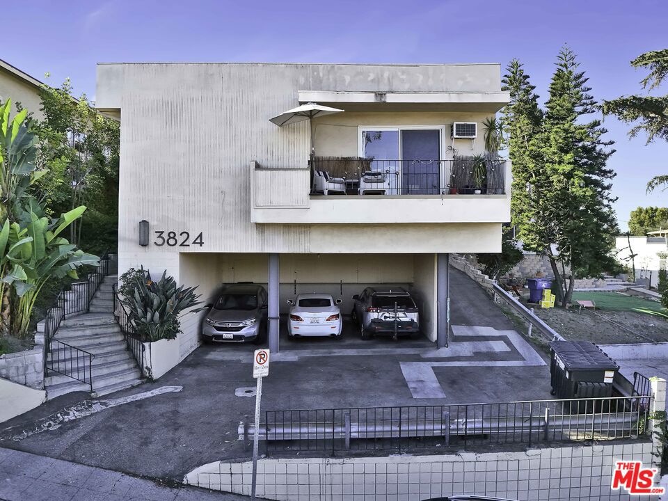 Properties 2 3824 Evans Street