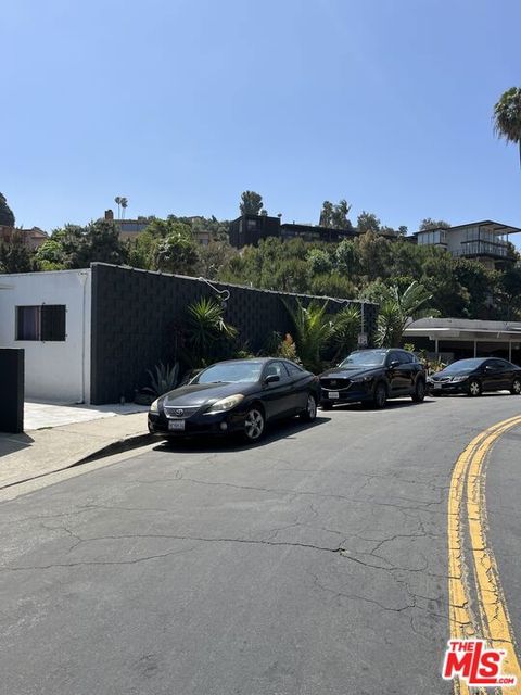 4431 Don Ricardo Drive 10 Los Angeles CA 90008