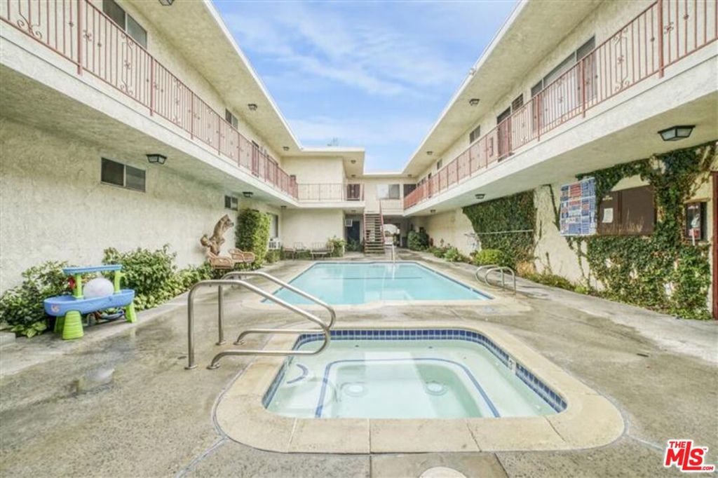 Properties 1 7356 Corbin Avenue