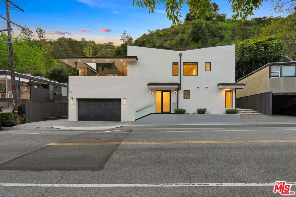 913 N Beverly Glen Boulevard