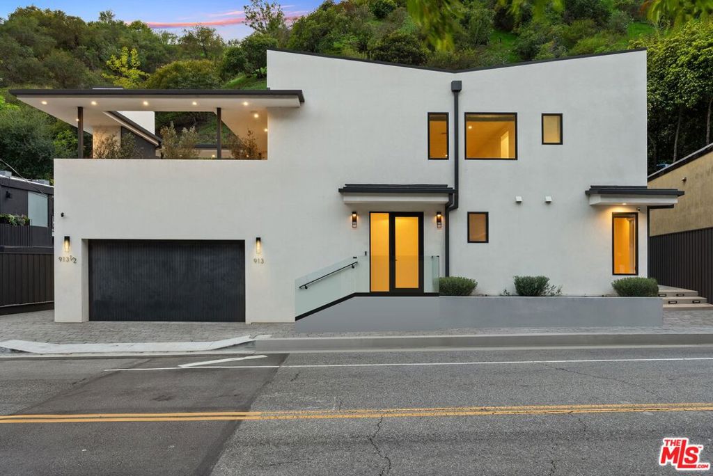 913 N Beverly Glen Boulevard
