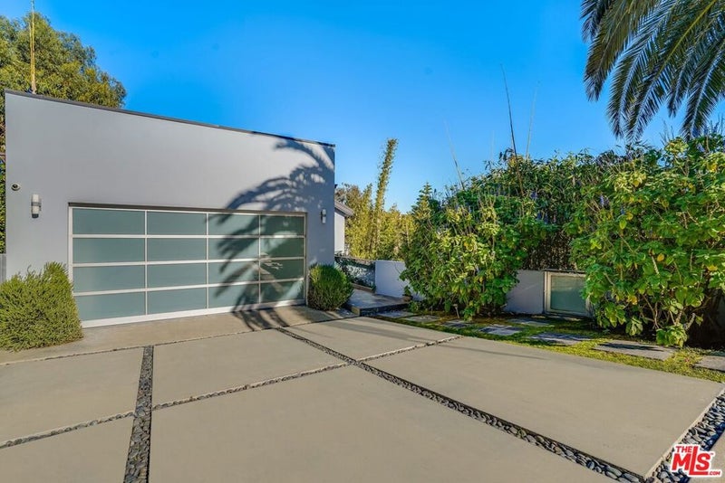 28927 W Beach Lane