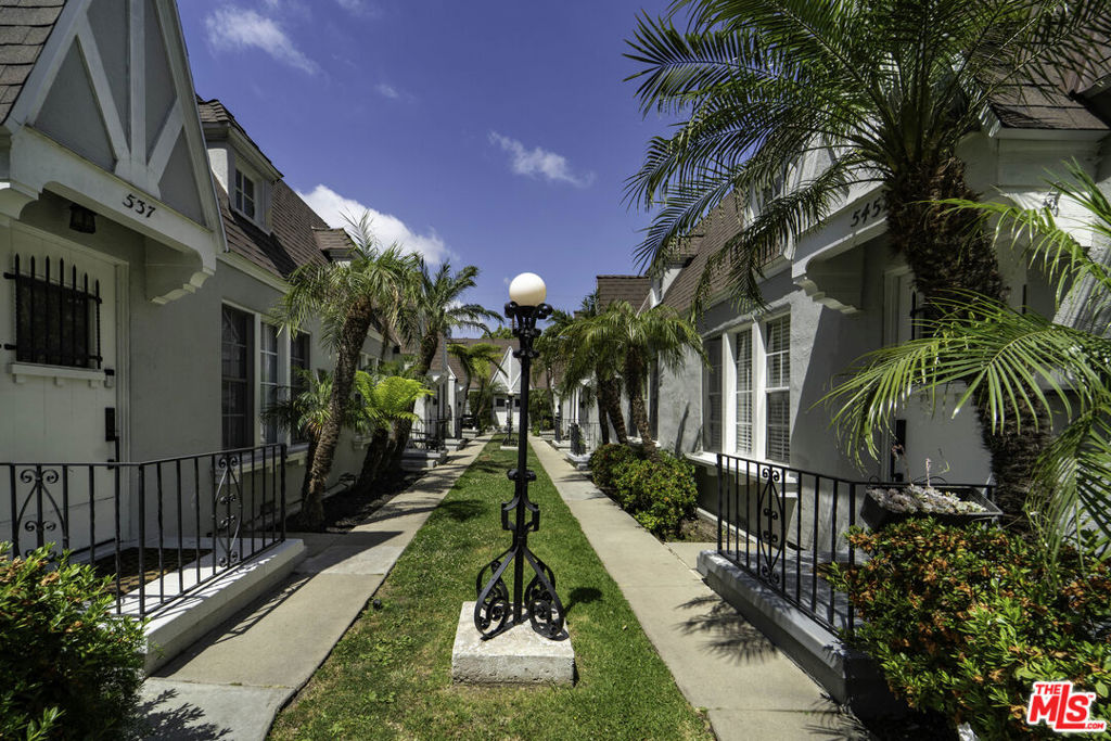 Properties 1 537 N Orange Drive