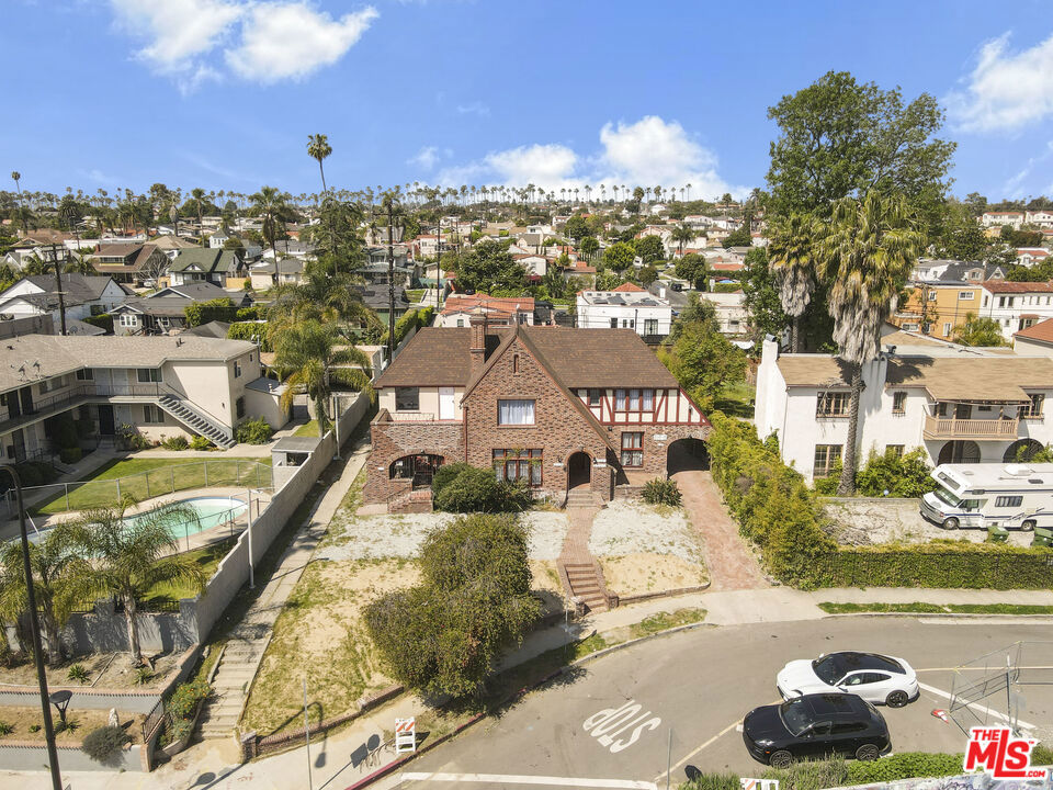 5107 Crenshaw Boulevard