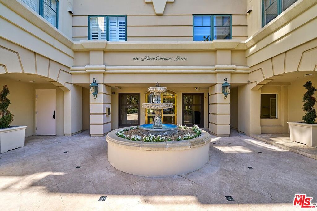 Properties 3 430 N Oakhurst Drive 202