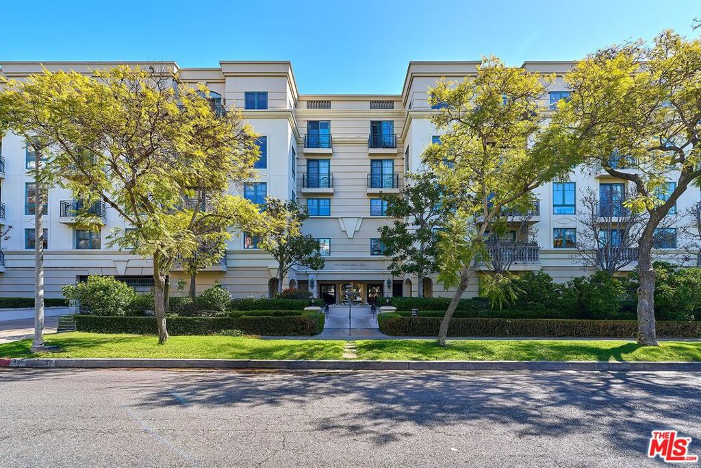 Properties 1 430 N Oakhurst Drive 202