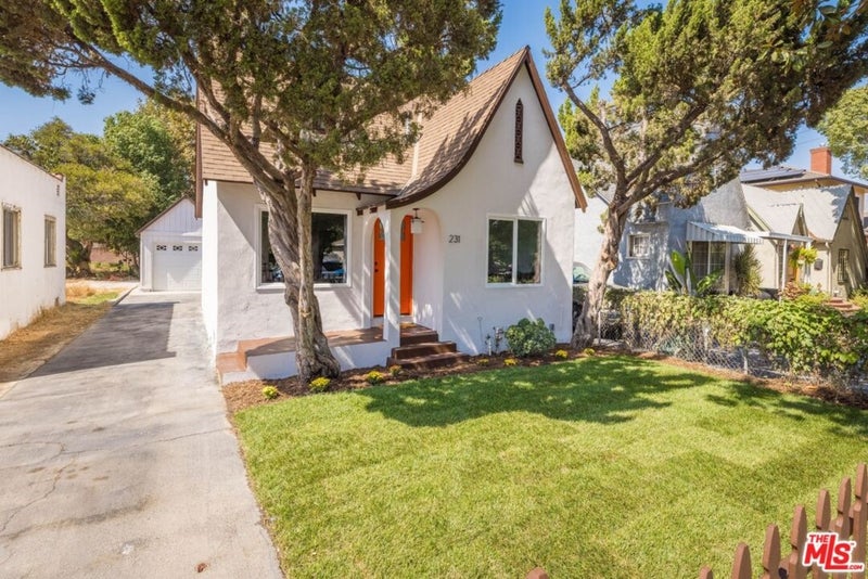 231 W Cedar Avenue