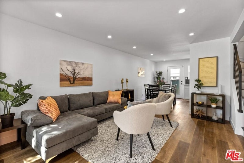 231 W Cedar Avenue