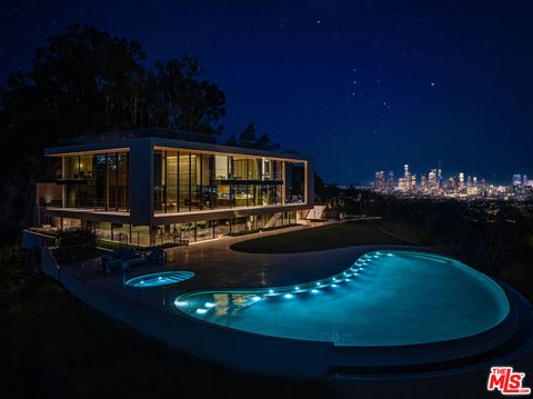 684 Firth Ave Los Angeles CA 90049