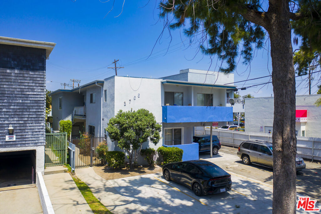 3766 S Canfield Avenue