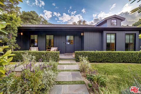 A home in Studio City