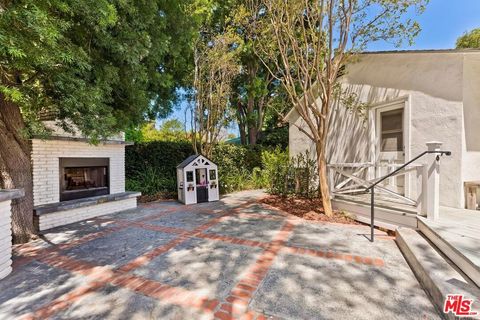 A home in Studio City