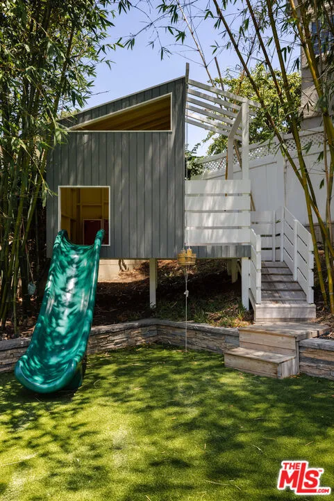 Encino, California 91436, United States, 4 Bedrooms Bedrooms, ,3 BathroomsBathrooms,Residential,Pending,134273